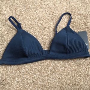 NWT Hollister bikini top size large